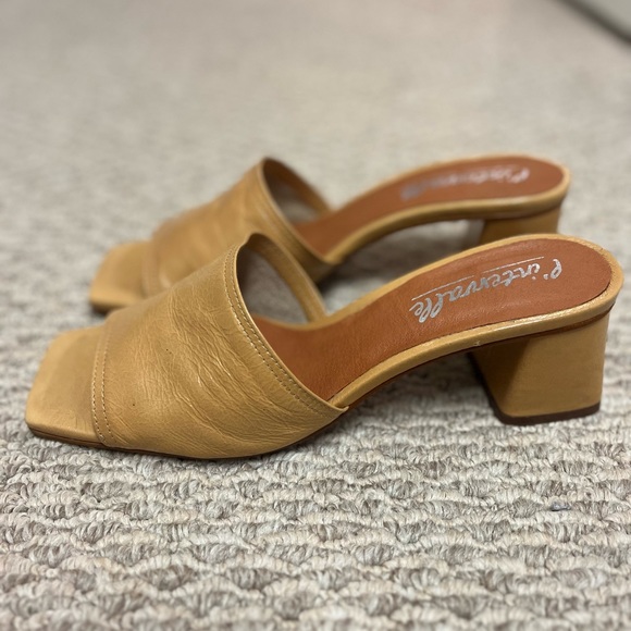 NWT L’Intervalle Tan Mule Heels Size 40 - Picture 6 of 6